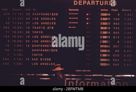 L'Aéroport International d'Honolulu s'occupe de presque tous les visiteurs de l'île. Près de 2,7 millions sont prévus en 1973, Octobre 1973 Banque D'Images