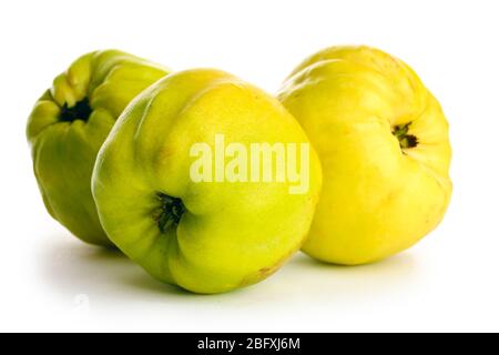 Sweet coings, isolated on white Banque D'Images