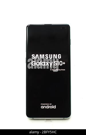 Samsung Galaxy S 10+ isolé sur fond blanc Banque D'Images