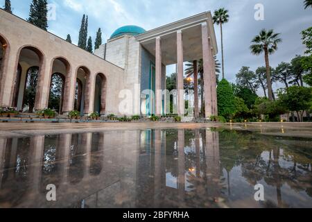 La tombe de Saadi, connue sous le nom de Saadie (Perse: سعدیه‎), est une tombe et un mausolée dédiés au poète persan Saadi dans la ville iranienne de Shiraz. Banque D'Images