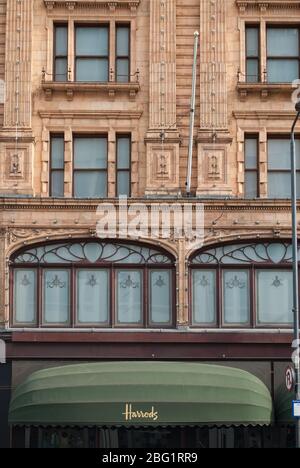 Regency Architecture Neoclassical Harrods Department Store 87-135 Brompton Rd, Knightsbridge, Londres SW1X 7XL par Charles William Stephens Banque D'Images