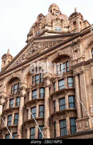 Regency Architecture Neoclassical Harrods Department Store 87-135 Brompton Rd, Knightsbridge, Londres SW1X 7XL par Charles William Stephens Banque D'Images