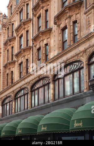 Regency Architecture Neoclassical Harrods Department Store 87-135 Brompton Rd, Knightsbridge, Londres SW1X 7XL par Charles William Stephens Banque D'Images