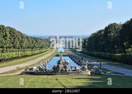 Les jardins du Palais Royal de Caserta, Italie Banque D'Images