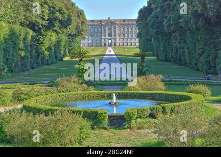 Les jardins du Palais Royal de Caserta, Italie Banque D'Images