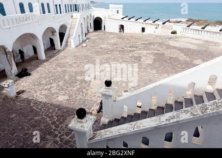 Château des esclaves historique du Cap Coast sur la côte du Ghana. Banque D'Images