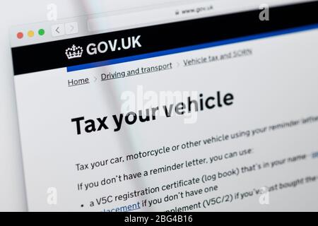 Gros plan sur la page d'accueil du site Web du gouvernement britannique, qui affiche des informations sur la taxe de votre véhicule Banque D'Images