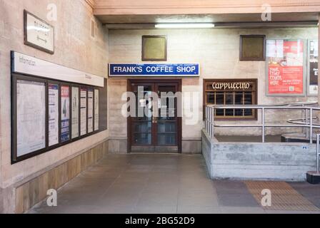 Architecture des années 1930 Station de métro Uxbridge à Londres, High Street, Uxbridge, UB8 1JZ par Charles Holden Banque D'Images