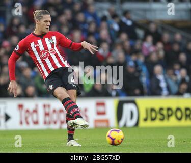 CARDIFF, PAYS DE GALLES Jannik Vestergaard de Southampton lors du match de la Premier League entre Cardiff City et Southampton au stade de Cardiff City, à Cardiff, le samedi 8 décembre 2018. (Crédit: Mark Fletcher | mi News) Banque D'Images