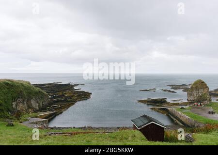 Vue sur le magnifique port historique et paisible de Staxigoe à Caithness, en Écosse, au Royaume-Uni Banque D'Images