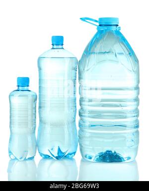 Bouteilles d'eau isolées sur blanc Banque D'Images