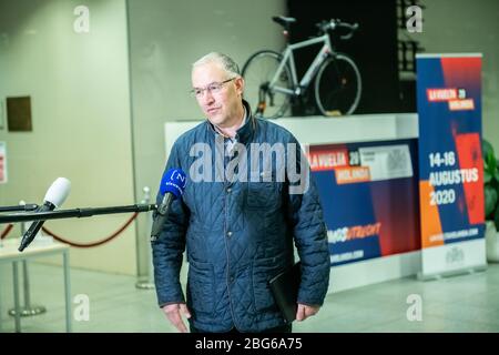 Utrecht, Pays-Bas. 20 avril 2020. UTRECHT, 20-04-2020, Commission de sécurité sur les mesures corona dans les 25 Veiligheidsregio à la Provinciehuis Utrecht. Burgemeester Rotterdam Ahmed Aboutaleb crédit: Pro Shots/Alamy Live News Banque D'Images