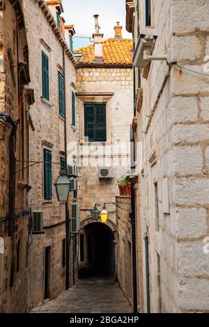 Rue médiévale de la vieille ville à Dubrovnik, Croatie Banque D'Images