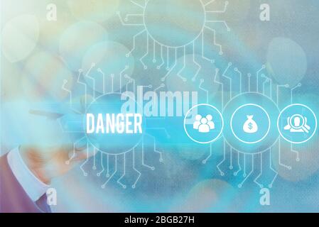Écriture manuelle conceptuelle montrant un danger. Concept signifiant la possibilité de quelque chose de désagréables ou de se produire Banque D'Images