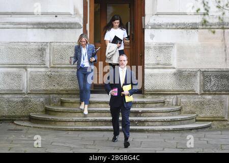 Le secrétaire aux Affaires étrangères, Dominic Raab, arrive à Downing Street, Londres. Banque D'Images