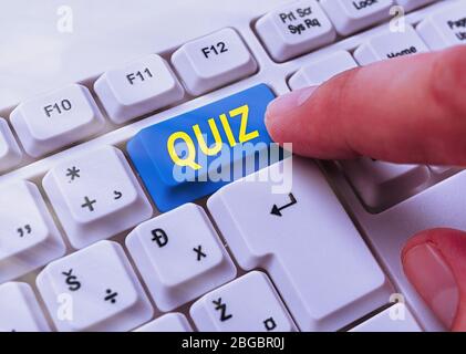 Questionnaire sur l'écriture manuscrite. Photo conceptuelle bref test ...