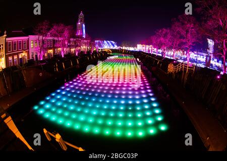 NAGASAKI, JAPON - 29 avril 2019 : Huis Ten Bosch est un parc à thème à Nagasaki, Japon, qui affiche de vieux bâtiments néerlandais et des lumières colorées à n Banque D'Images