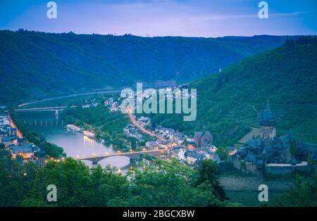 Panorama de Cochem. Cochem, Rhénanie-Palatinat, Allemagne. Banque D'Images