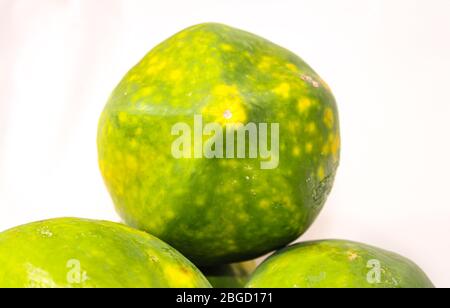 Papayas frais sur une papaye. Sain et savoureux avec de la texture agréable Banque D'Images