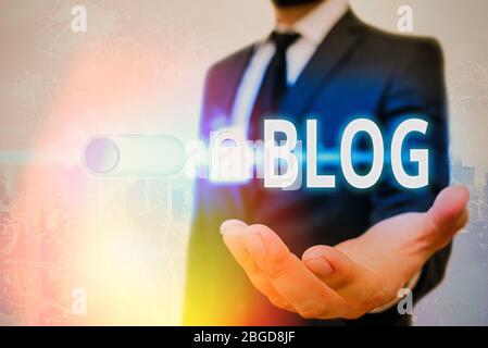 Signe texte montrant le blog. Texte de photo d'affaires régulièrement mis à jour page Web exécuté par individu Banque D'Images