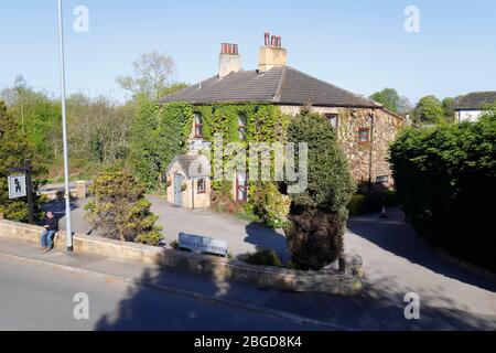 Bridge Farm Hotel couvert à Ivy sur l'A642 Wakefield Road à Swillington. Banque D'Images