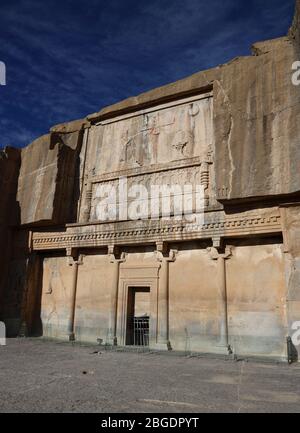 Tombeau d'Artaxerxes III est situé sur la pente du mont Rahmet, Kuh e  Rahmat (montagne de Mercy) à Persepolis, province de Fars, Iran, Persia, Moyen-E Banque D'Images