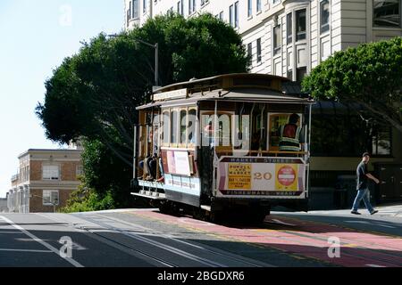 Téléphérique sur Mason Street, San Francisco, Californie, États-Unis. Banque D'Images