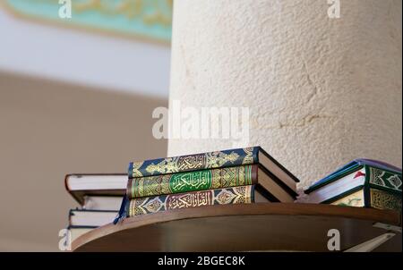 Le livre Saint le livre Saint Coran.musulman dans la mosquée, Jordanie Banque D'Images