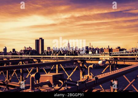 New York, États-Unis. 16 juin 2016. Gratte-ciel dans le centre ville. Vue depuis le pont de Brooklyn. Détails Banque D'Images