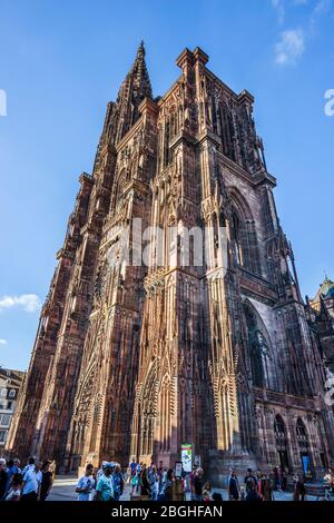 Coin sud de la cathédrale de Strasbourg, dans le centre historique de Strasbourg, Alsace, France Banque D'Images