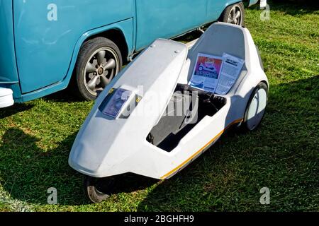 Westbury, Wiltshire / UK - 1 septembre 2019: A 1985 Sinclair C5, petite pile à une personne velomobile électrique, inventée par Sir Clive Sinclair Banque D'Images