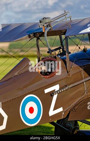 Old Sarum, Wiltshire / Royaume-Uni - 12 septembre 2015 : l'usine d'avions Royal Aircraft Factory Replica de l'équipe Great War Display prévoit un biplan SE5A, G-BDWJ / F8010 Banque D'Images