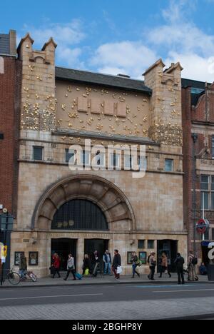 Façade en pierre 1900 Architecture Whitechapel Gallery, 77–82 Whitechapel High Street, Londres E1 7QX par Charles Harrison Townsend Banque D'Images