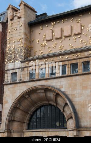 Façade en pierre 1900 Architecture Whitechapel Gallery, 77–82 Whitechapel High Street, Londres E1 7QX par Charles Harrison Townsend Banque D'Images