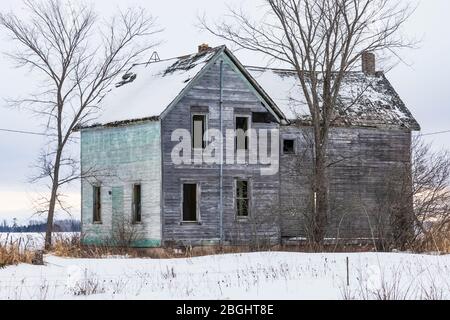 Ferme abandonnée dans la partie orientale de la péninsule supérieure, Michigan, États-Unis [pas de mainlevée de propriété; disponible pour licence éditoriale seulement] Banque D'Images