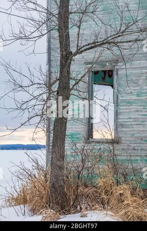 Ferme abandonnée dans la partie orientale de la péninsule supérieure, Michigan, États-Unis [pas de mainlevée de propriété; disponible pour licence éditoriale seulement] Banque D'Images