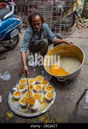 Kolkata, Inde. 21 avril 2020. Différents moments d'activités sociales et humaines des membres et volontaires de Manav Seva Kendra pendant la période de verrouillage à KONKATA en raison de l'éclosion de coronavirus mortel (COVID-19). (Photo d'Amlan Biswas/Pacific Press/Sipa USA) crédit: SIPA USA/Alay Live News Banque D'Images