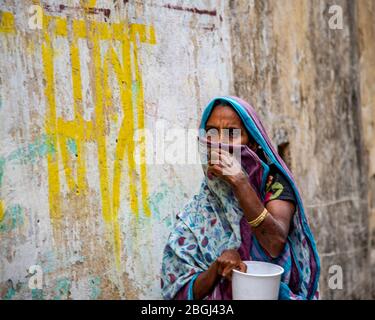 Kolkata, Inde. 21 avril 2020. Différents moments d'activités sociales et humaines des membres et volontaires de Manav Seva Kendra pendant la période de verrouillage à KONKATA en raison de l'éclosion de coronavirus mortel (COVID-19). (Photo d'Amlan Biswas/Pacific Press/Sipa USA) crédit: SIPA USA/Alay Live News Banque D'Images