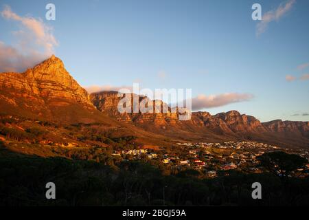 Douze Apôtres et camps Bay, le Cap, Afrique du Sud Banque D'Images