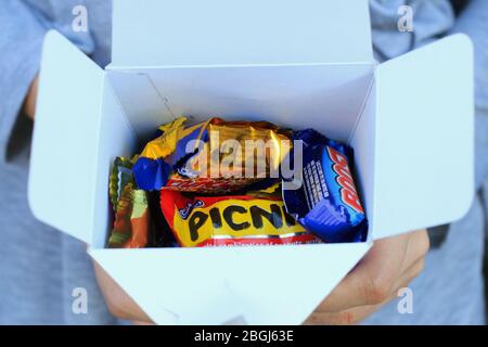 Cadbury favorites Chcolates dans une boîte Banque D'Images