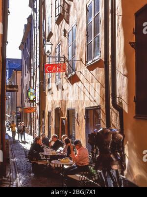 Café de rue latérale à Yxsmedsgrand, Gamla Stan (vieille ville), Stadsholmen, Stockholm, Royaume de Suède Banque D'Images