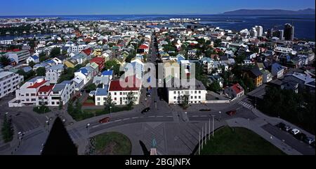 Vue sur les hauts anges du centre-ville de Reykjavik Banque D'Images