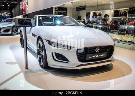 Bruxelles, Belgique, Jan 2020 Jaguar F-Type Cabriolet, Brussels Motor Show, voiture cabrio à deux places fabriquée par Jaguar britannique Banque D'Images