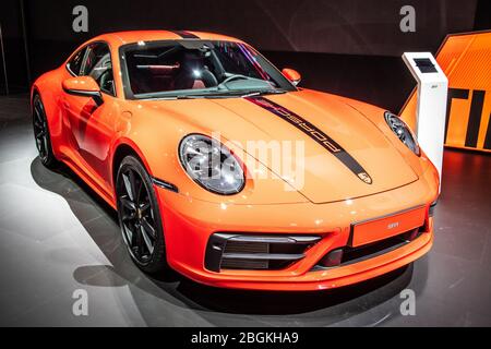 Bruxelles, Belgique, Jan 2020 Porsche 911 Carrera, huitième génération au salon de l'automobile de Bruxelles, série 992 voiture supersport construite par Porsche Banque D'Images