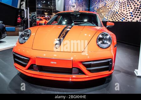 Bruxelles, Belgique, Jan 2020 Porsche 911 Carrera, huitième génération au salon de l'automobile de Bruxelles, série 992 voiture supersport construite par Porsche Banque D'Images