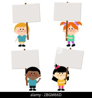 Groupe d'enfants tenant des écriteaux vierges. Groupe diversifié d'enfants tenant des signes vierges. Banque D'Images