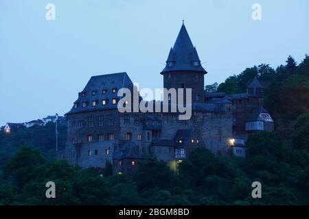 Auberge de jeunesse Burg Stahleck au-dessus de Bacharach dans la vallée du Rhin moyen, Rhénanie-Palatinat, Allemagne Banque D'Images