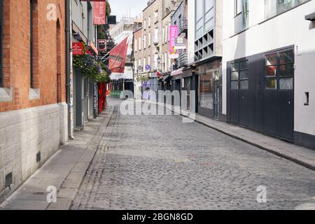 Le verrouillage du coronavirus laisse le Temple Bar dans la ville de Dublin vide de personnes. Banque D'Images