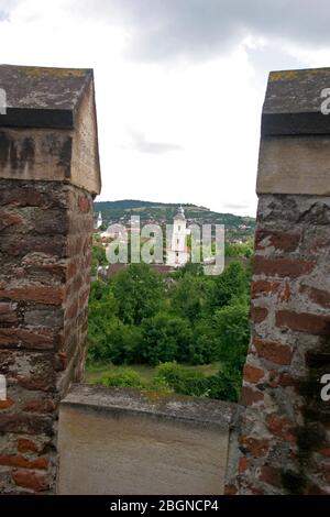 Ville de Hunedoara vue du château médiéval de Corvin en Roumanie Banque D'Images