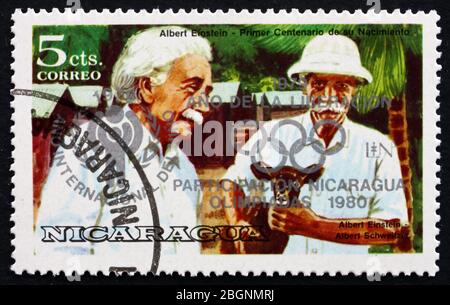 NICARAGUA - VERS 1979: Un timbre imprimé au Nicaragua montre Albert Einstein et Albert Schweitzer, Stamp non publié, physicien théorique et médecin, Banque D'Images